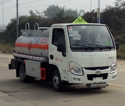 程力威牌CLW5035GJYSH5型加油车