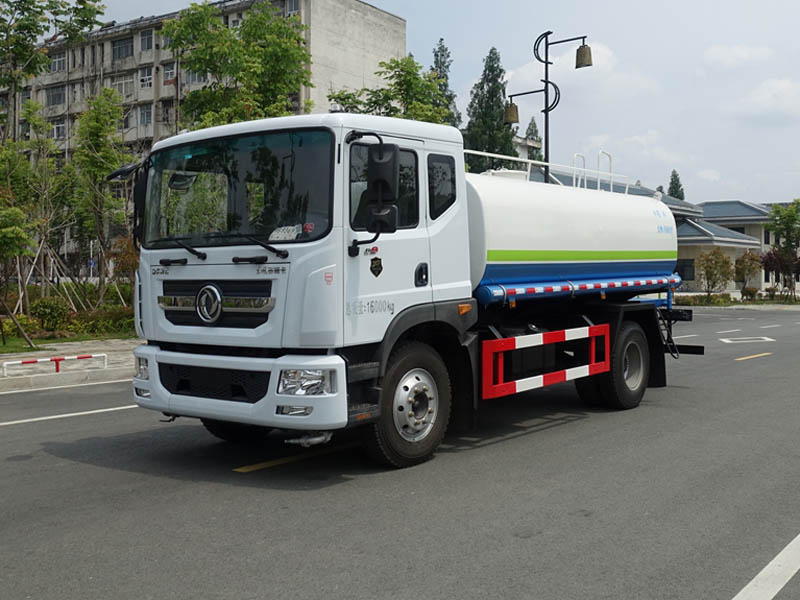 东风D9 12吨洒水车